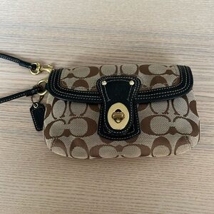 Vintage Coach signature collection classic tan wristlet